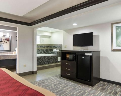 Blackout drapes, soundproofing, iron/ironing board, free WiFi