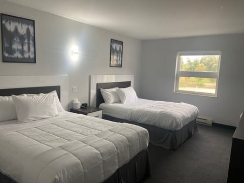 Classic Room, 2 Queen Beds, Garden View | Iron/ironing board (on request), WiFi (free)