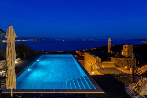 House, Smoking | 4 bedrooms
