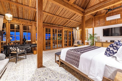 Sidem Suite | 1 bedroom, in-room safe, individually decorated, desk