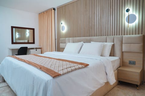 Double Room, Private Bathroom, City View | Desk, laptop workspace, free WiFi