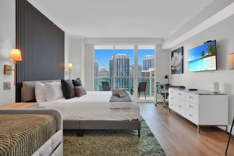 Comfort Condo, 1 King Bed with Sofa bed, Balcony, Ocean View | 1 bedroom, iron/ironing board, free WiFi