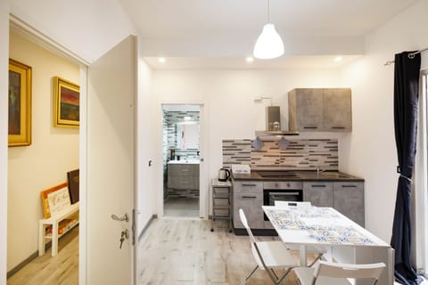 Deluxe Studio Suite | Living area | TV