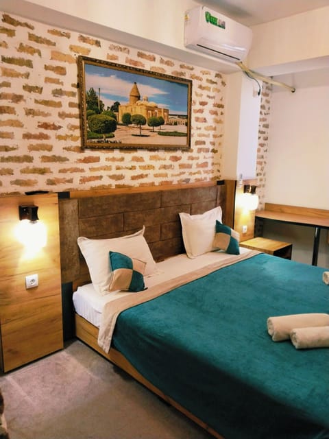 Standard Double Room, City View | WiFi (free)