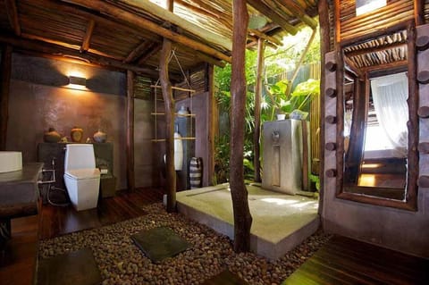 Classic Villa, 1 Bedroom | Bathroom | Shower, towels