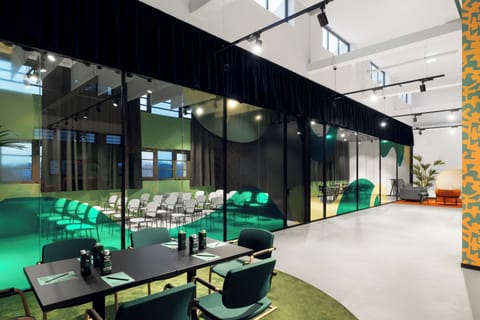 Meeting facility