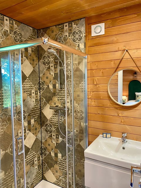 Comfort Double Room, Garden View | Bathroom