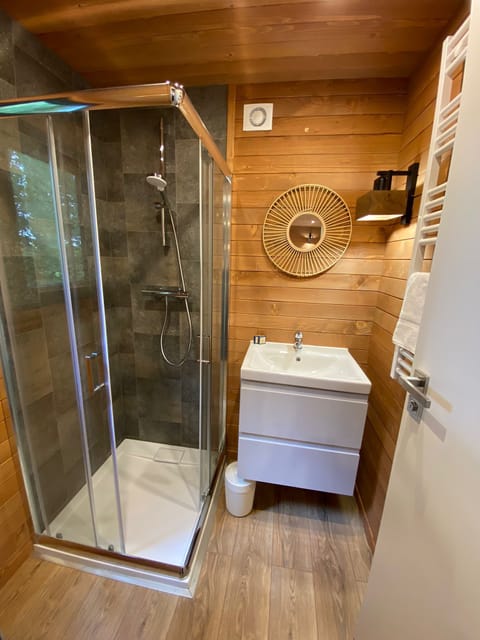 Comfort Double Room, Garden View | Bathroom