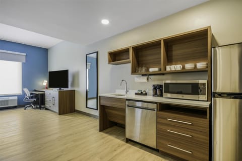 Suite, 2 Queen Beds, Accessible, Bathtub | Private kitchen