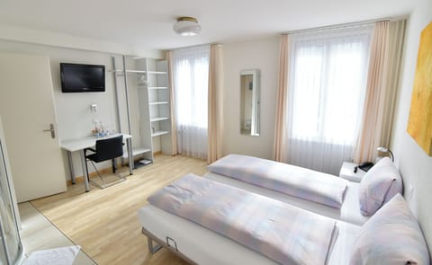 Double Room | Premium bedding, minibar, in-room safe, desk