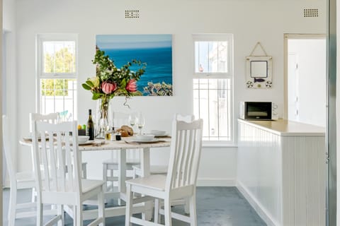 House | 5 bedrooms, Internet