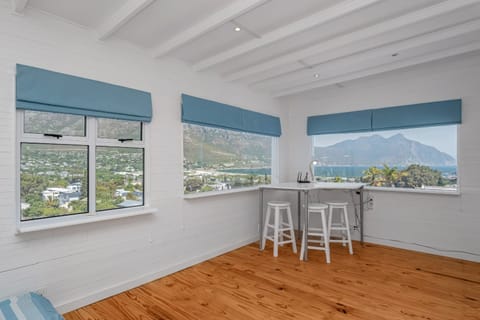 House | 5 bedrooms, Internet