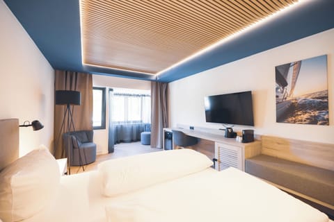 Superior Double Room, Balcony | Hypo-allergenic bedding, in-room safe, desk, soundproofing