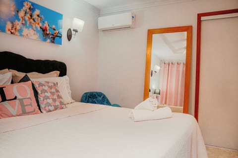 Luxury Room, 1 Bedroom, Air conditioning | Blackout drapes, free WiFi