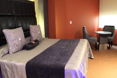 Deluxe Room | Laptop workspace, free WiFi