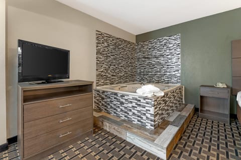 Desk, iron/ironing board, rollaway beds, free WiFi