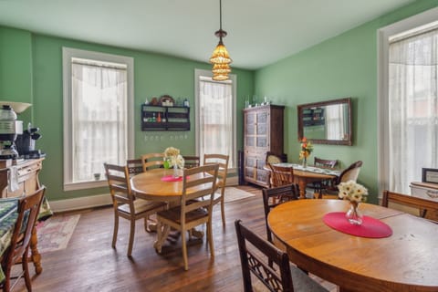 Cottage, 1 Bedroom | Dining