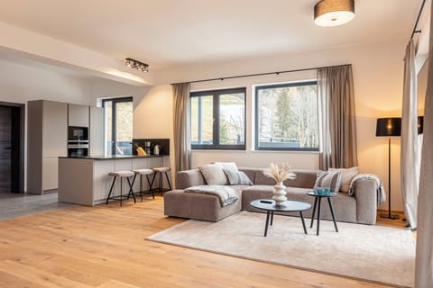 Penthouse #8 für 8PAX/ Hund | Private kitchen | Full-size fridge, microwave, stovetop, dishwasher