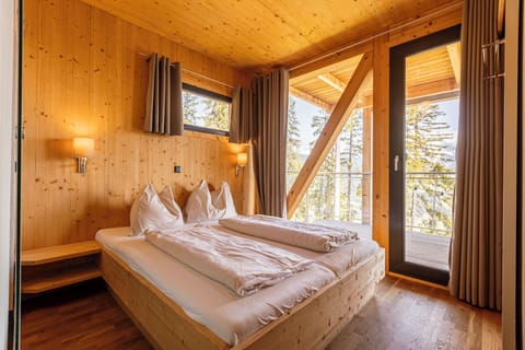Superior Chalet # 11 mit IR-Sauna & Whirlwanne innen | Cribs/infant beds, free WiFi, bed sheets