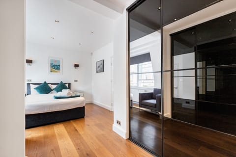 Apartment | 2 bedrooms, individually decorated, individually furnished, desk