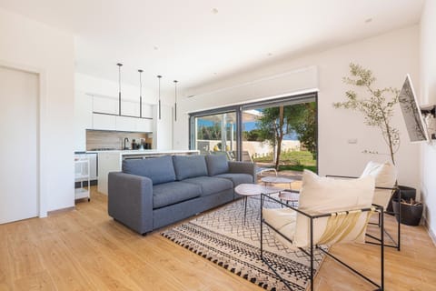 Villa | Living area | Flat-screen TV