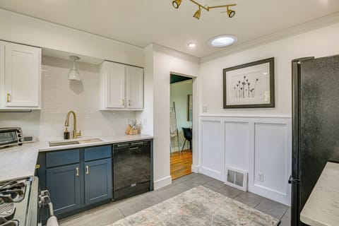 House (2 Bedrooms) | Interior