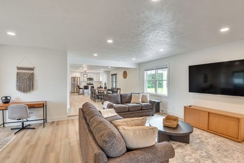 House (3 Bedrooms) | Interior