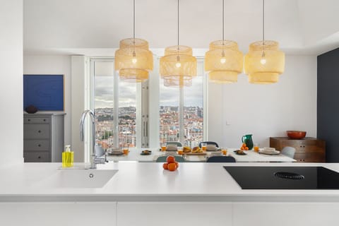 Duplex, 4 Bedrooms | Private kitchen | Electric kettle, toaster
