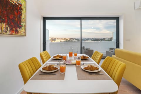 Apartment, 2 Bedrooms | Living area