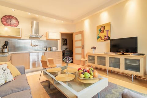 Comfort Apartment | Iron/ironing board, free WiFi