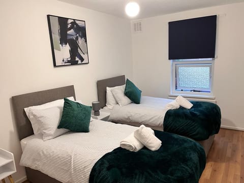 House | 3 bedrooms, iron/ironing board, free WiFi, bed sheets