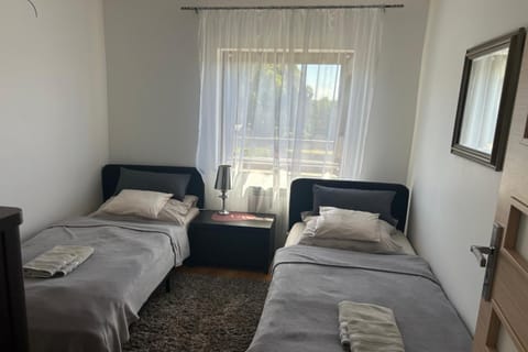 Apartment | 3 bedrooms, individually furnished, bed sheets