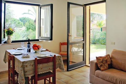 Apartment | Dining