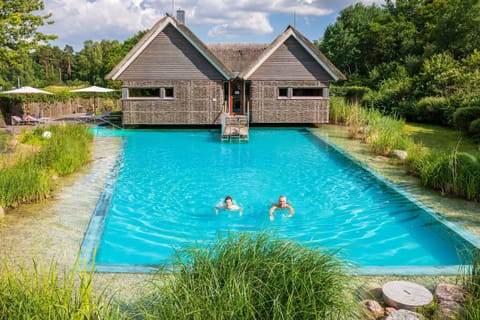Apartment | Pool | Outdoor pool