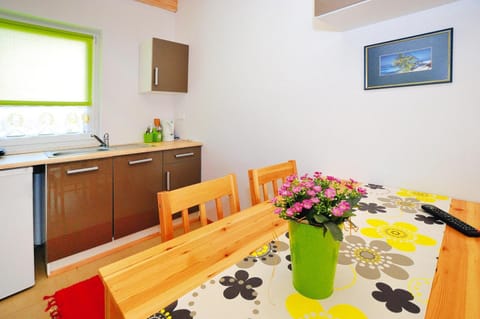 House | Private kitchen | Electric kettle, highchair