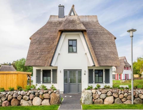 House | Private kitchen | Electric kettle, toaster, highchair