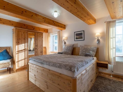 House | 2 bedrooms, individually furnished