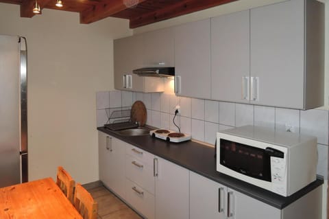 House | Private kitchen | Electric kettle, highchair