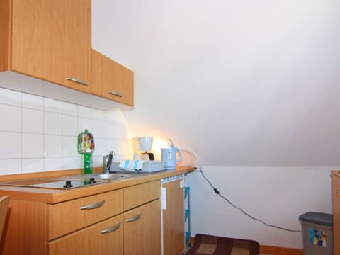 Apartment | Private kitchen | Electric kettle, toaster