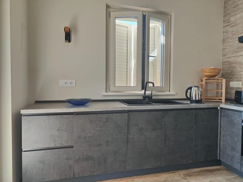 House | Private kitchen | Electric kettle, toaster, highchair