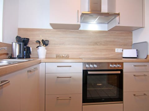 House | Private kitchen | Electric kettle, toaster, highchair