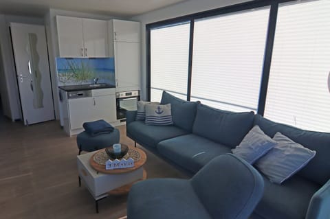 Mobile Home | Living room