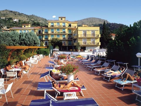 Apartment | Terrace/patio