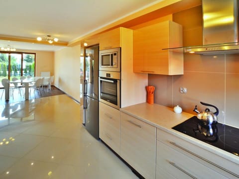 House | Private kitchen | Highchair