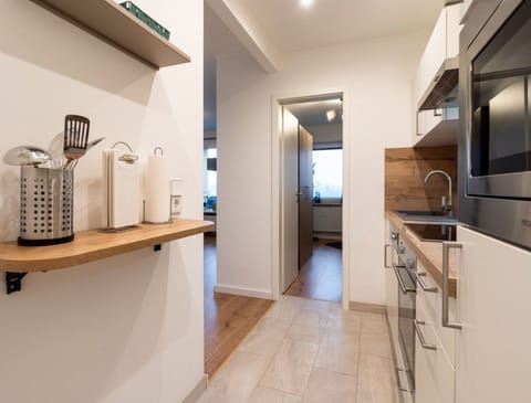 Apartment | Private kitchen | Electric kettle, toaster