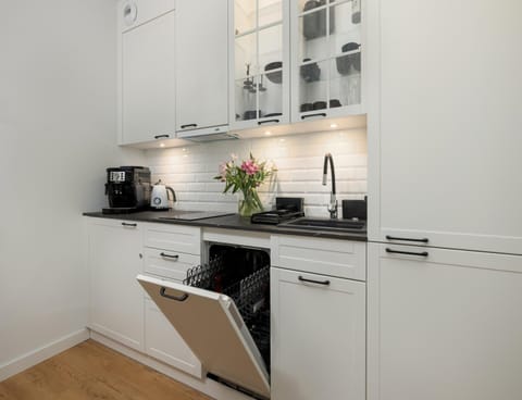 Apartment | Private kitchen | Electric kettle, highchair