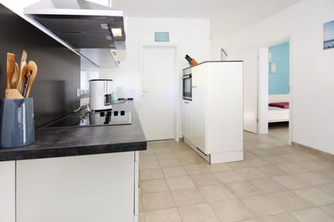 House | Private kitchen | Electric kettle, toaster, highchair