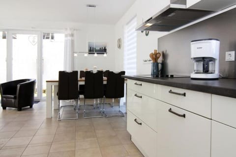 House | Private kitchen | Highchair