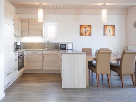 House | Private kitchen | Highchair