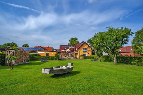Apartment | Garden